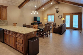 Outdoor Adventure Hub about 20 Miles to Yellowstone!